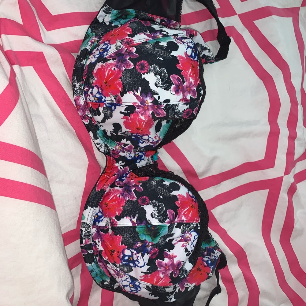 Gently Used Elomi bras❤️